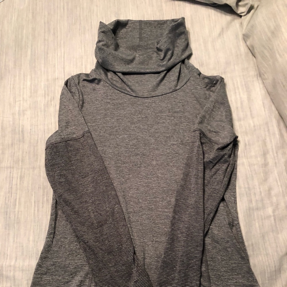 Fitted athletic top